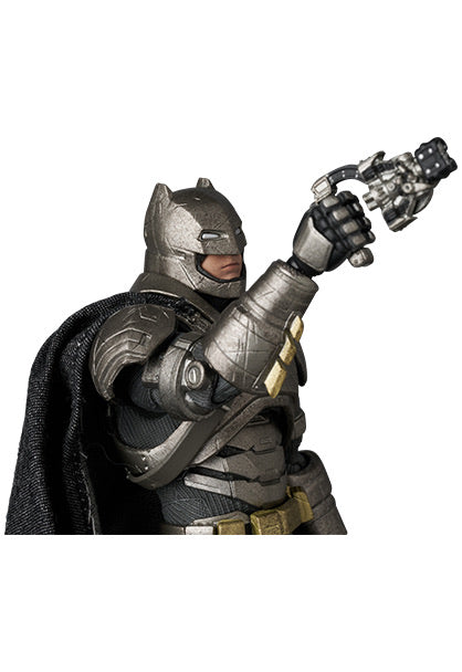 MAFEX ARMORED BATMAN Ver.1.5（BATMAN V SUPERMAN： DAWN OF JUSTICE） 6