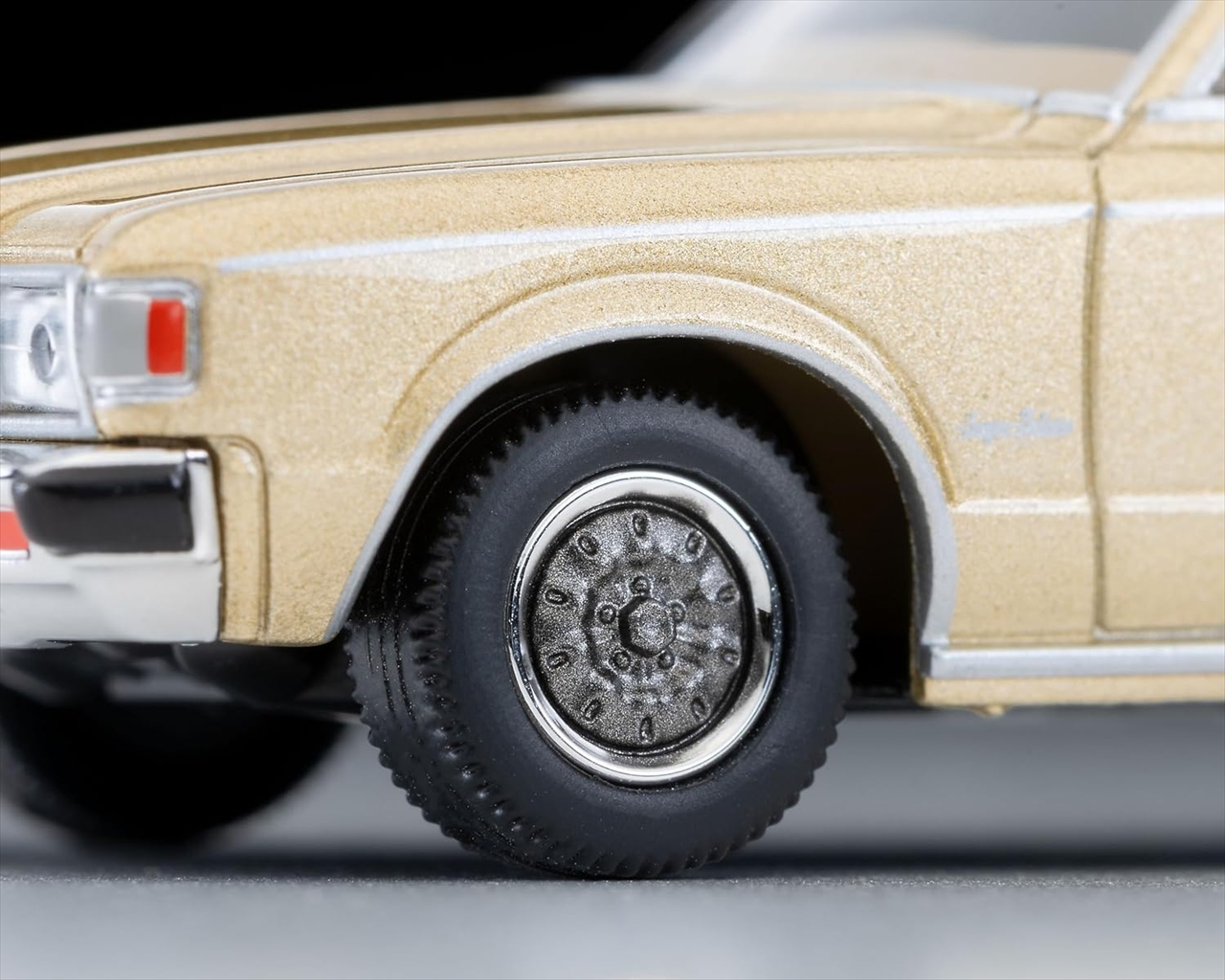 トミカリミテッドヴィンテージネオ LVーN 83d トヨタ クラウン 4ドア ピラードハードトップ 2000 スーパーサルーン エクストラ(金) 78年式 6
