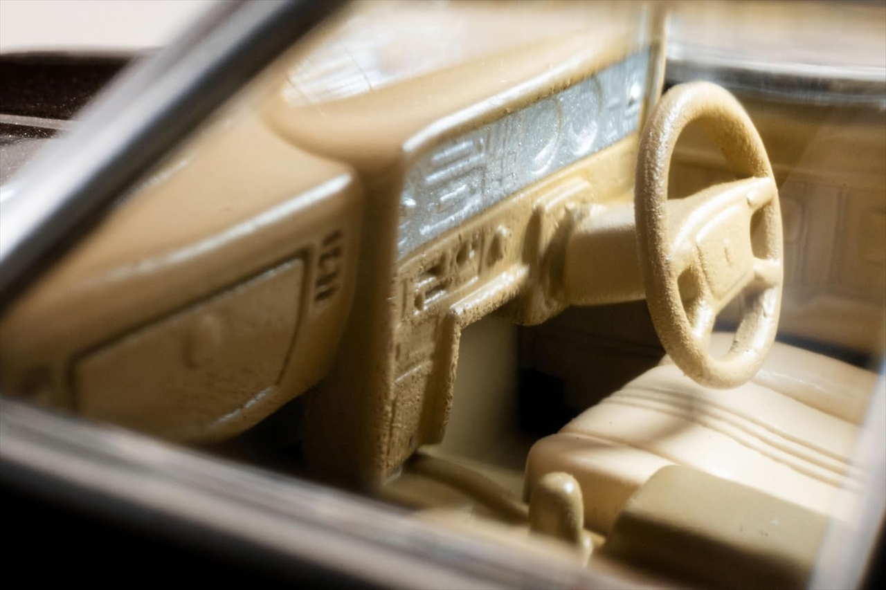 トミカリミテッドヴィンテージネオ LVーN 83c トヨタ クラウン 4ドア ピラードハードトップ 2000 スーパーサルーン エクストラ(茶) 78年式 5